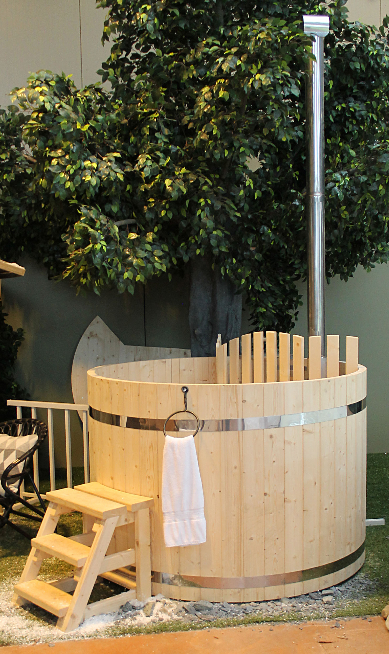 hot-tub-02